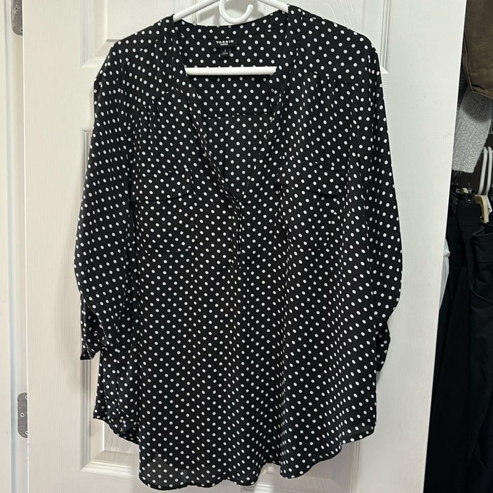Torrid size 2 black with white polka dots